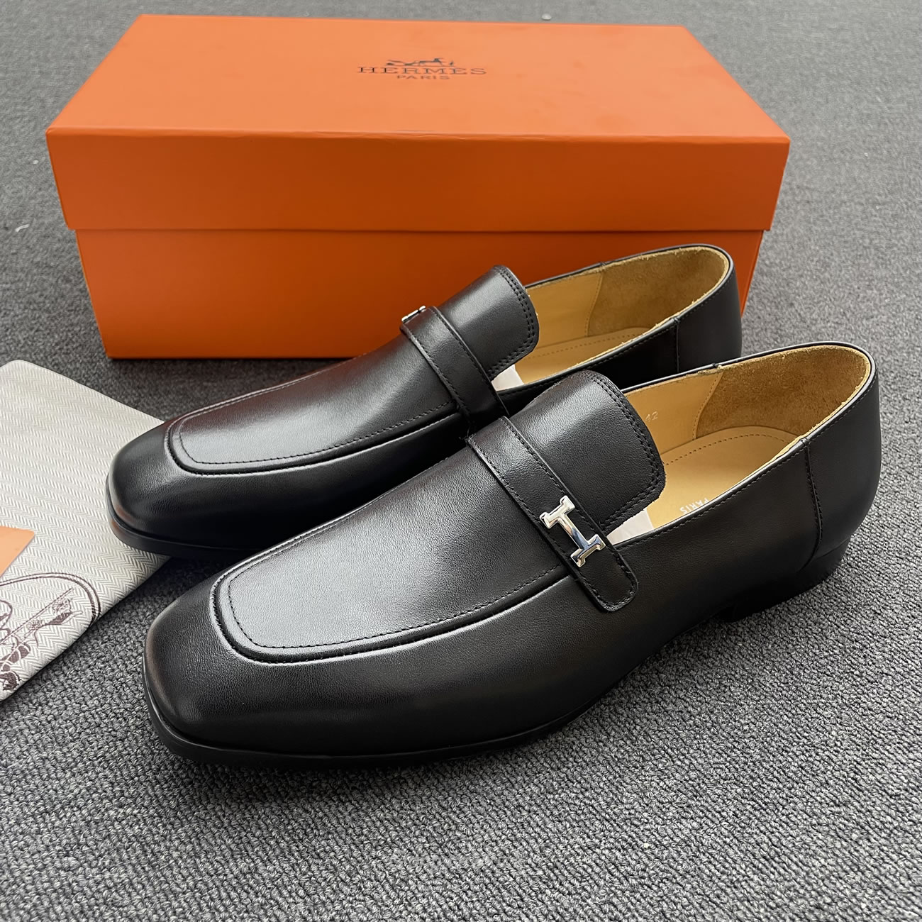 Hermes Goatskin Mens Giovanni Loafer Black (5) - newkick.app